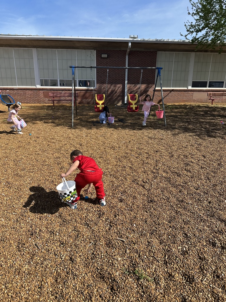 🐰Oh what fun we had hunting for Easter Eggs 🐣