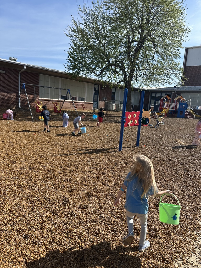 🐰Oh what fun we had hunting for Easter Eggs 🐣