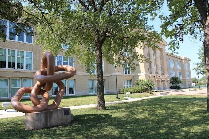 Links statue in front of LHS