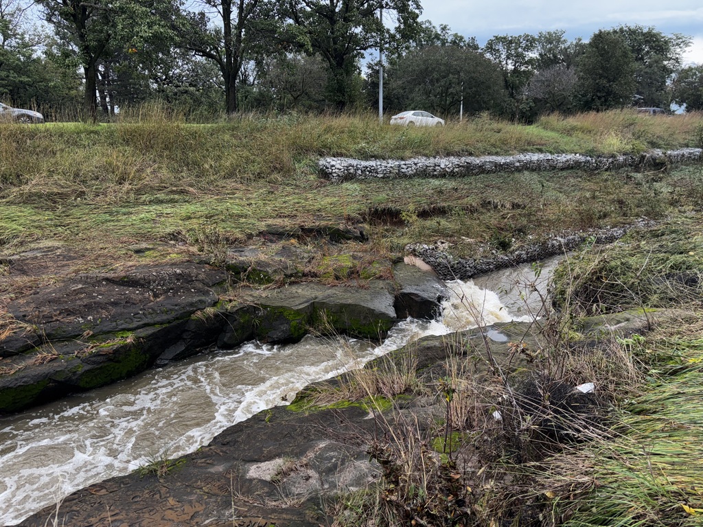 Sandstone flooding