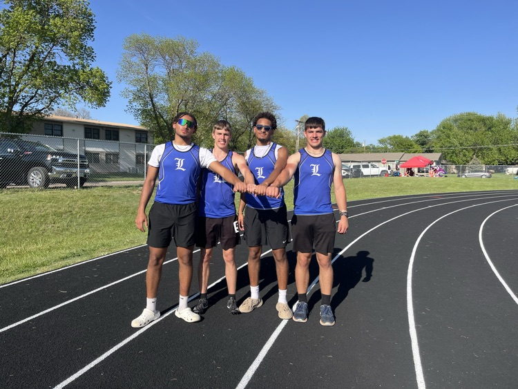 4x100