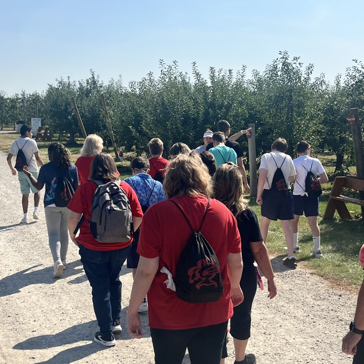 students at the apple orchard