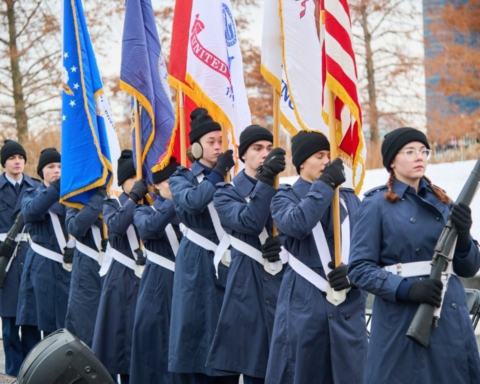 Christmas Tree Ship volunteers offload trees in Chicago