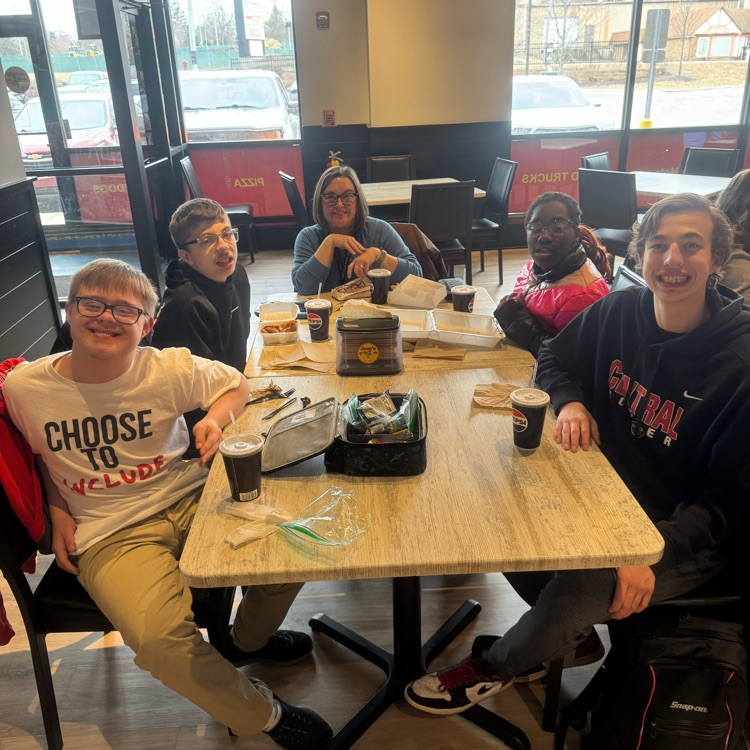 students at joeys restaurant