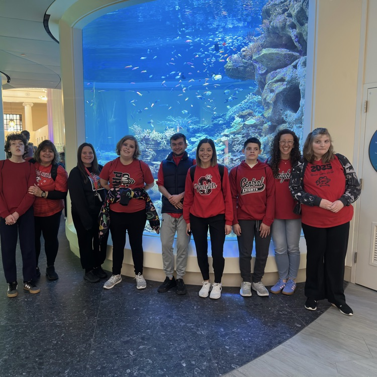 students at aquarium