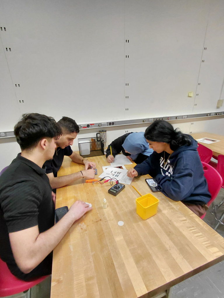 Griffins attended Argonne National Laboratory's Build a Better Battery program. It was a great day to be a Griffin! 