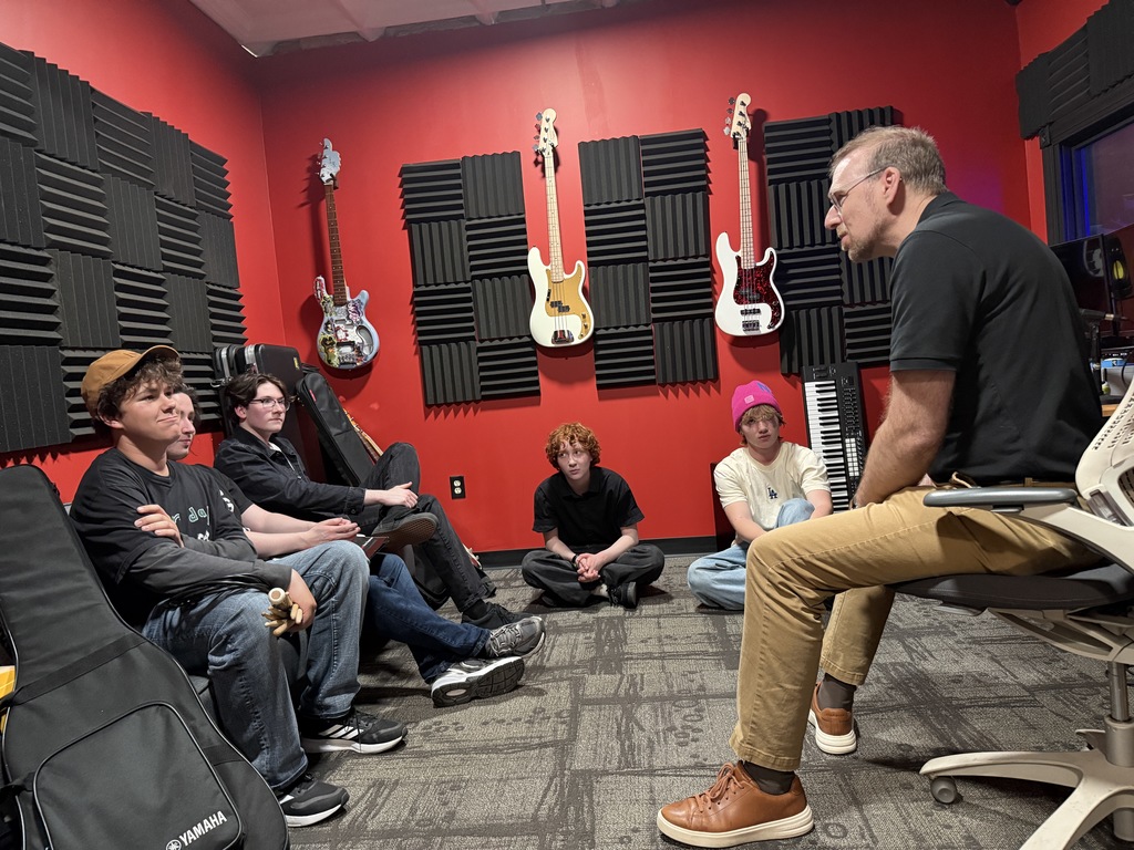 Gone Gone receiving feedback from Illinois Rock & Roll Museum on Route 66