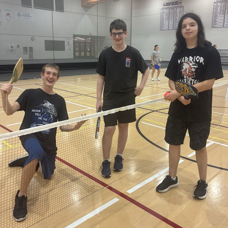 students at pickleball session
