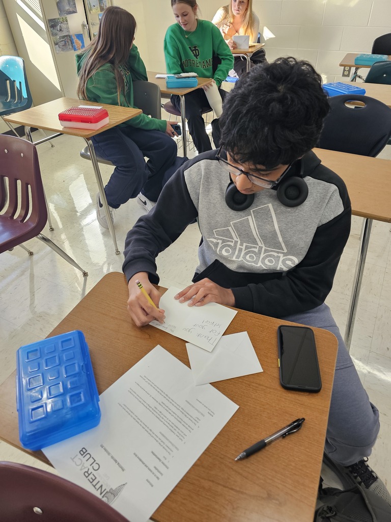 Making letters to veterans on for Washington trip