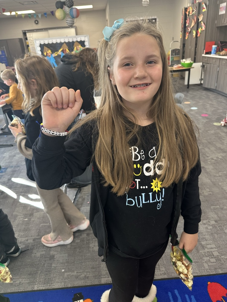 Hyatt peer buddies creating friendship bracelets and making a snack together! We love to celebrate the gift of friendship this season, and all through the year! 