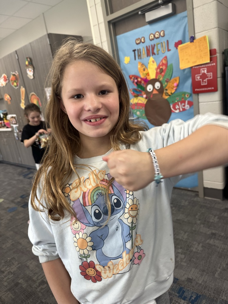 Hyatt peer buddies creating friendship bracelets and making a snack together! We love to celebrate the gift of friendship this season, and all through the year! 