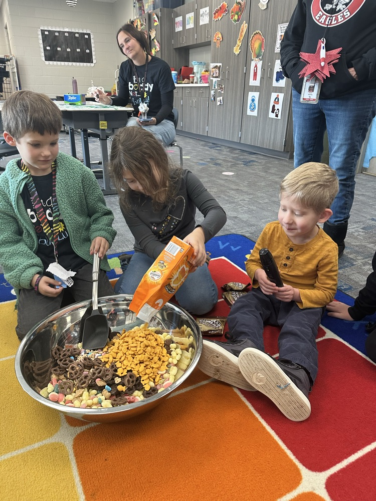 Hyatt peer buddies creating friendship bracelets and making a snack together! We love to celebrate the gift of friendship this season, and all through the year! 
