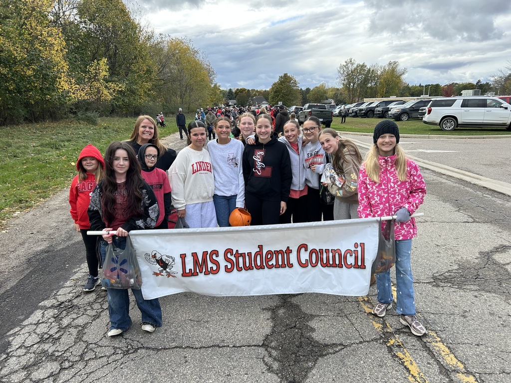 LMS says student council getting ready to walk in the parade