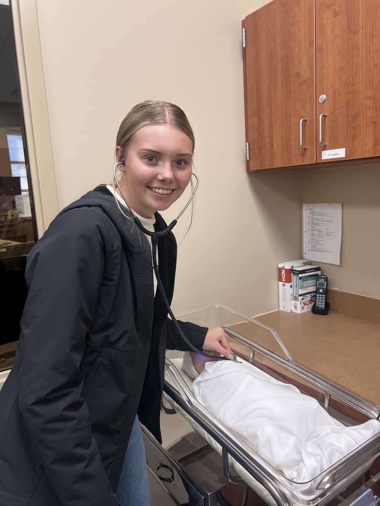 Students at the discover nursing day at NECC