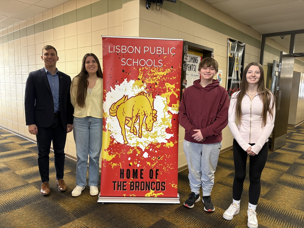 Student Cabinet with Superintendent Levi Bachmeier