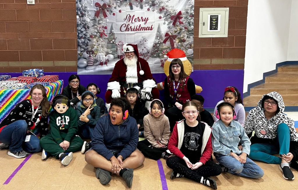 Students Celebrating Kiwanis Christmas Event