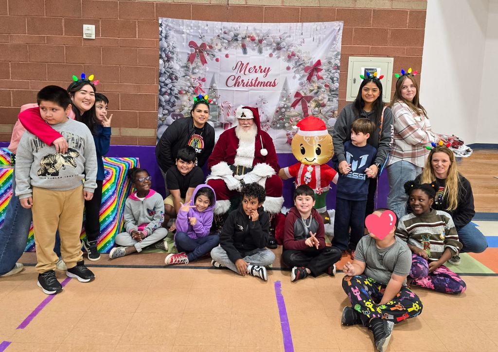 Students Celebrating Kiwanis Christmas Event