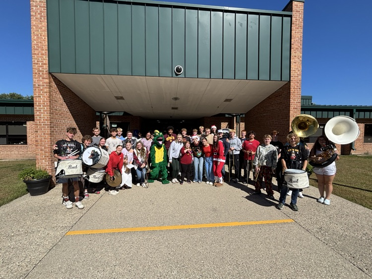 Homecoming Court and Band visit Ripley Elementary for Dragon Week! #golitch @litch465