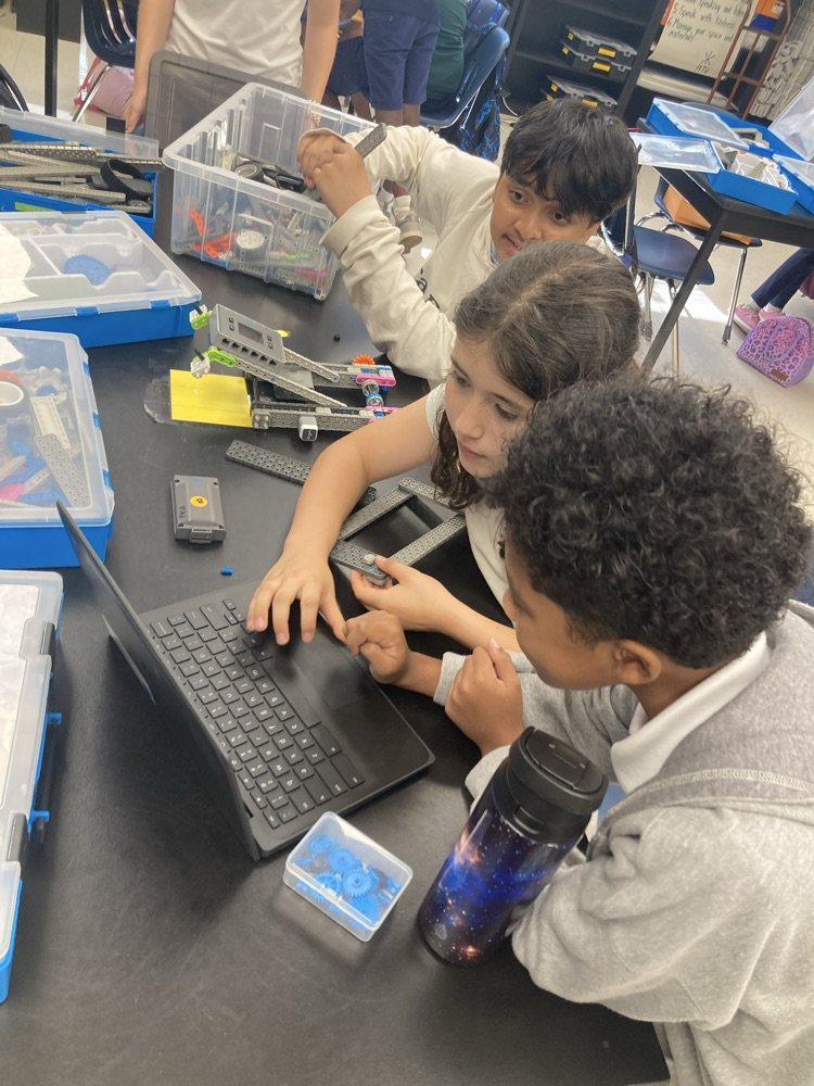 FHSA 3rd grade and robotics