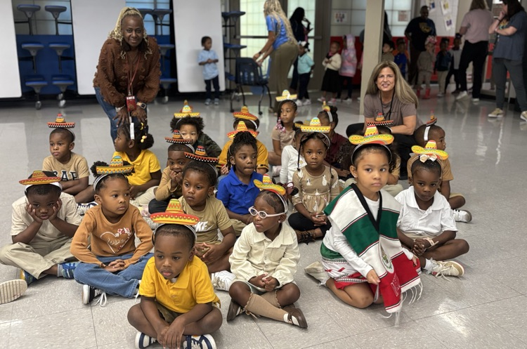 Pre K 4 and the Ballet Folklorico PerLas De Mexico Dancing Ladies.