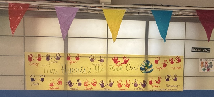 Loving the beautiful poster our preK 3 students in Ms. Broadway & Ms. O’Gwins students made for Principal Harris!