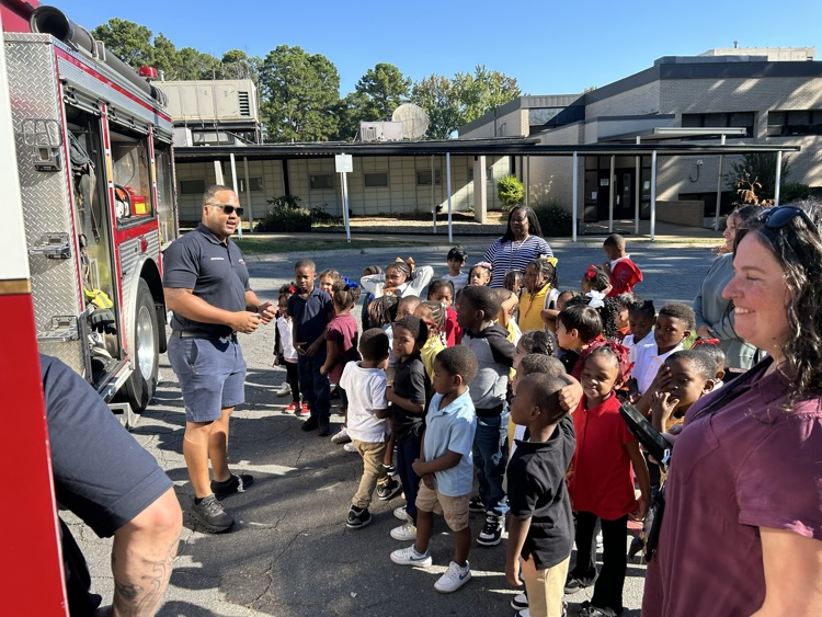 Ms. Cranford & Ms. Orta + Ms. Joiner & Ms. Milton’s PreK 4 students enjoying the wonderful fire truck 🚒 visit.