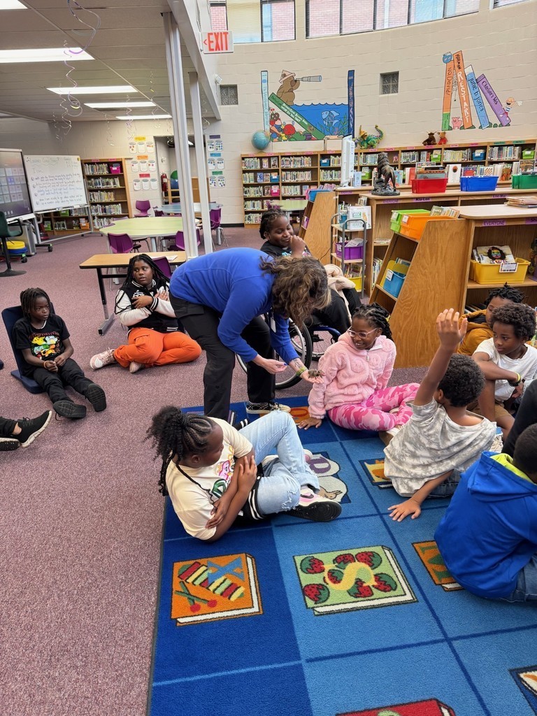 Tarantula being shown to kids