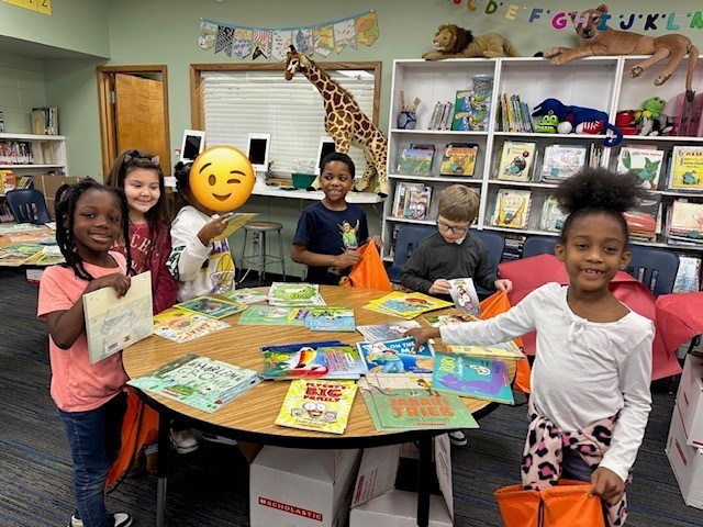 Students choosing books