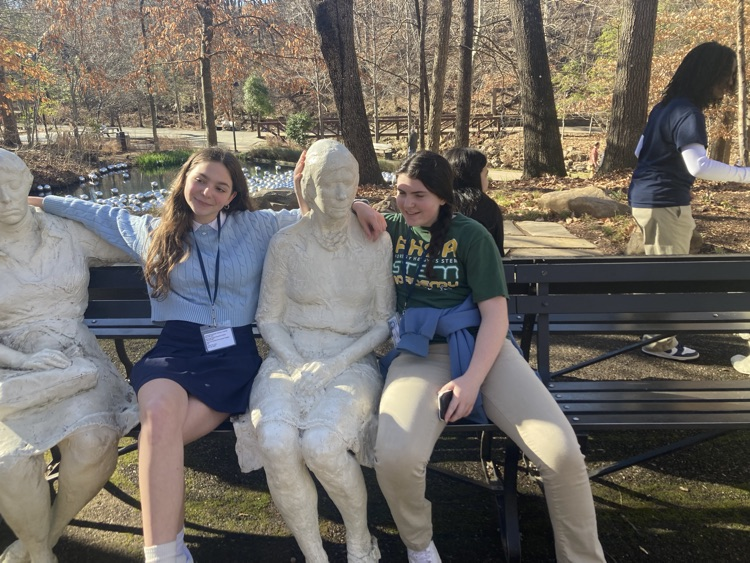 Our 8th graders made the most of their adventure at Crystal Bridges! From art and architecture to hands-on fun, they soaked up every moment! 🎨✨