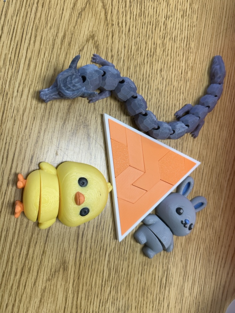 Various 3D printed items