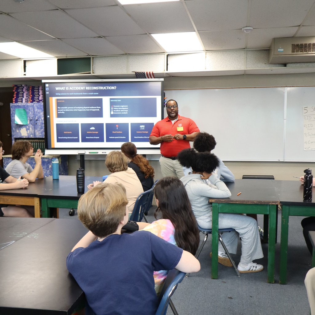 Sgt. Scott presenting to physical science students
