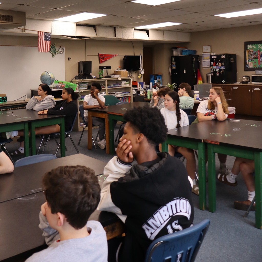 Students watching Sgt. Scott present on accident reconstruction.