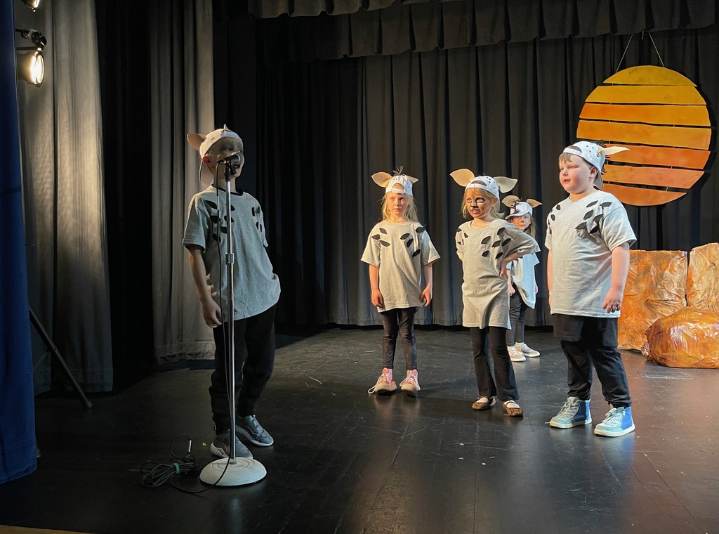 LPS Elementary Students preparing for their performance of Lion King