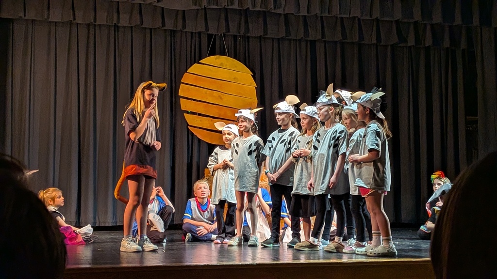 LPS Elementary Students preparing for their performance of Lion King