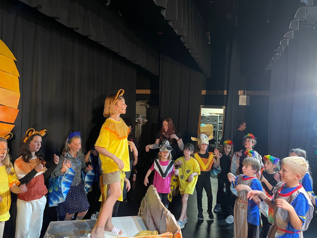 LPS Elementary Students preparing for their performance of Lion King