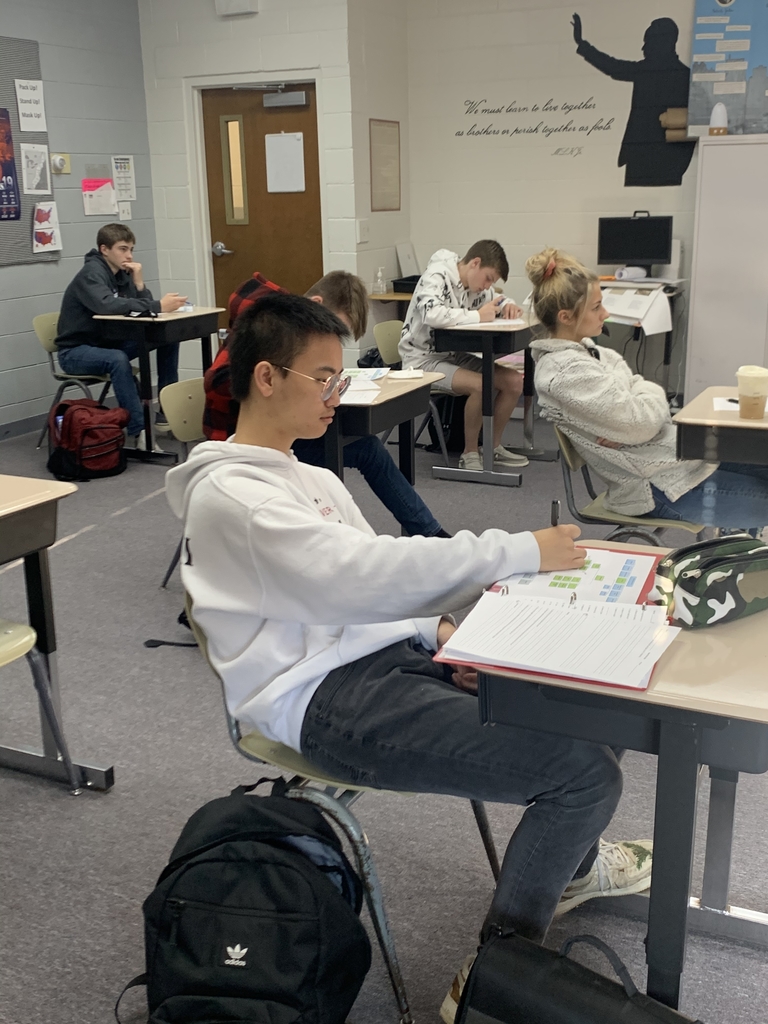 Students take notes during guest speaker’s lesson. 