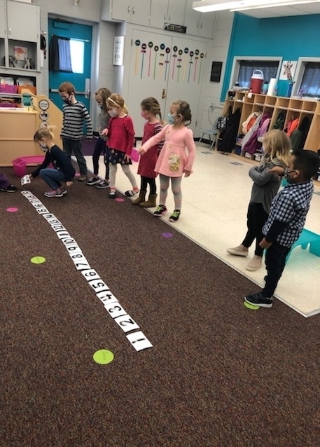 Pre-K making a number line