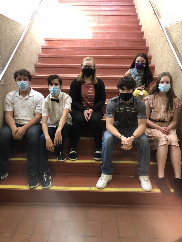 A few kids made it back in time for a picture. 