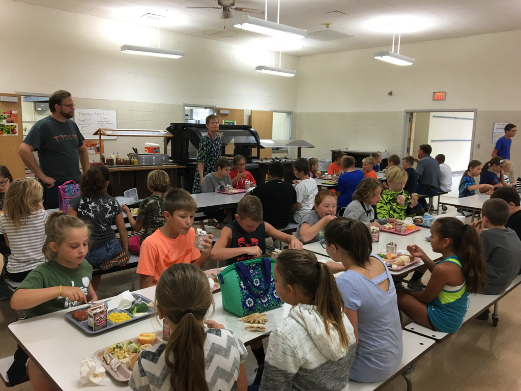 Fifth graders enjoying their meatloaf. Yummy. 