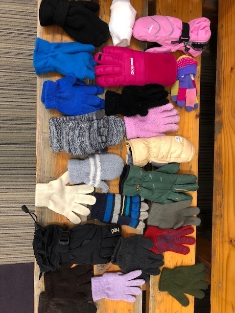 GLOVES/MITTENS!!