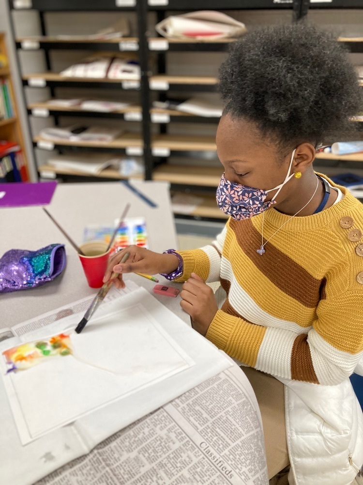 student use watercolor with salt 