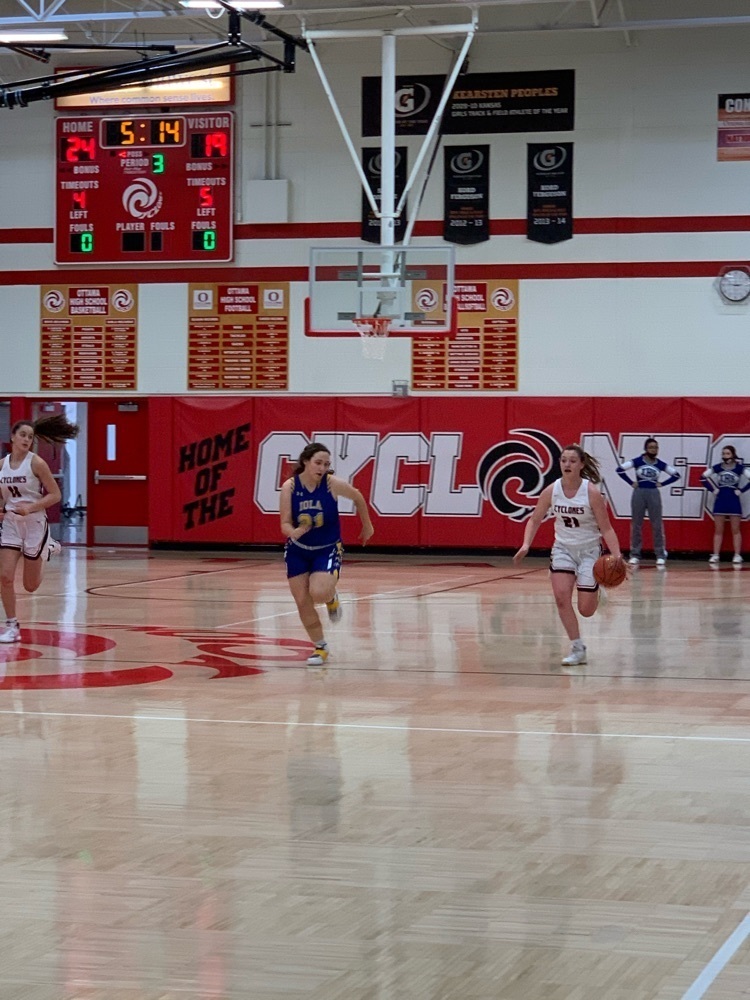 girls playing basketball