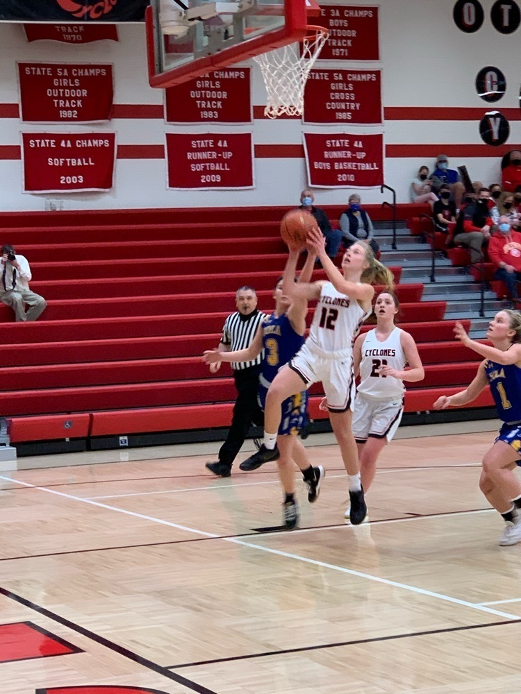 girls playing basketball