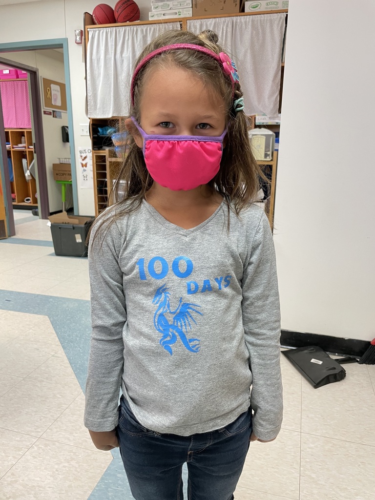 Student wearing 100 days shirt