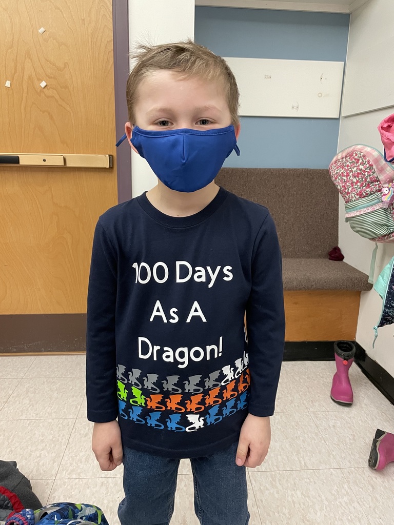 Student wearing 100 days as a dragon shirt