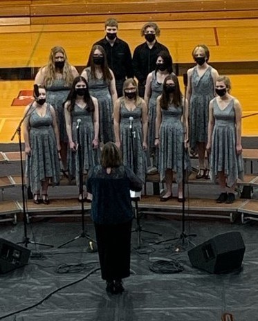 BJSHS Choir performs during concert