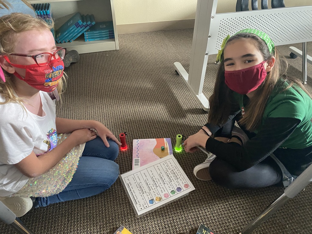 Students reading together at Manse Elementary