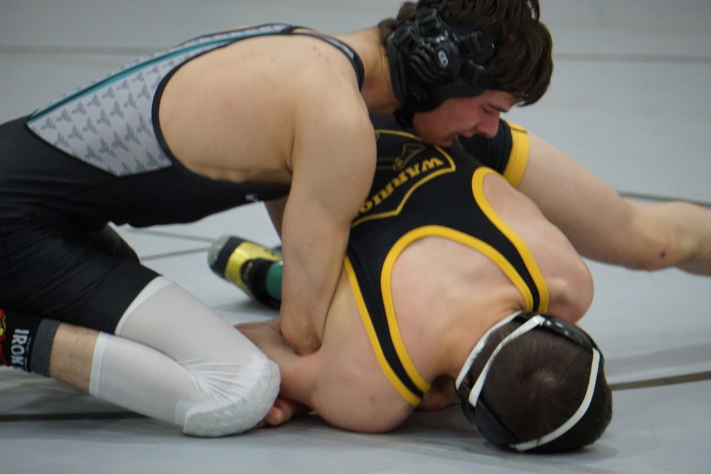 Senior Garret Eiynck