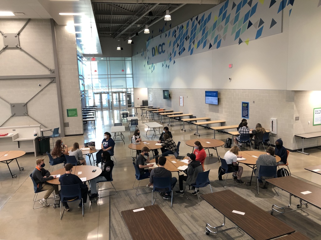 Digital Design and Culinary Arts students hold meeting