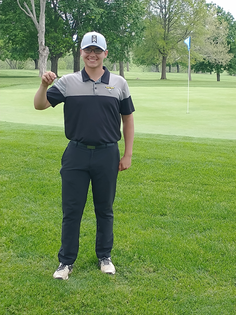 Dominic McCain advances to State golf